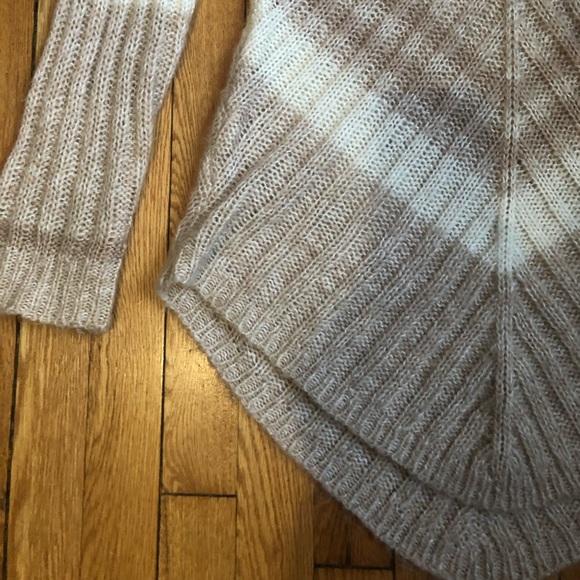 V long sweater - Picture 2 of 4